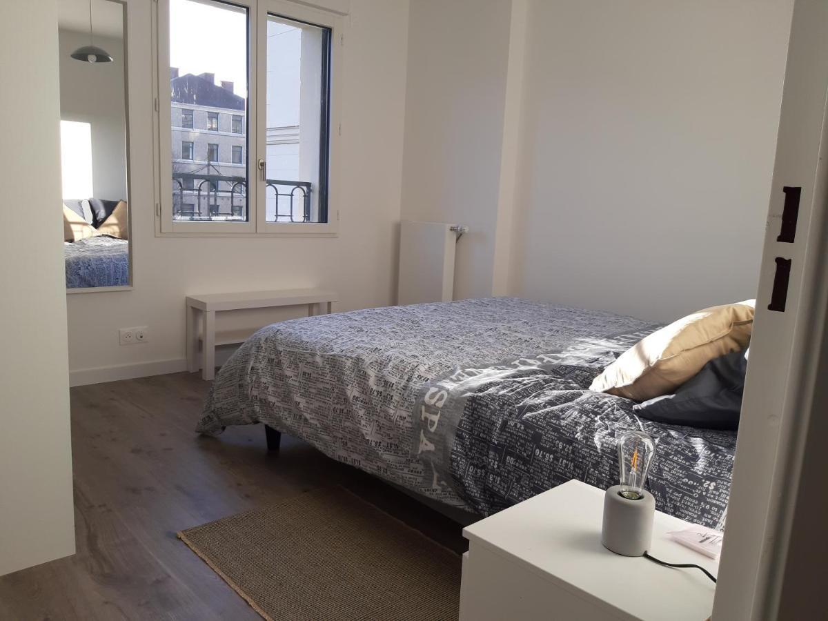 Appartement Haussmannien Au Bord Du Lac Panorama Clamart Kültér fotó